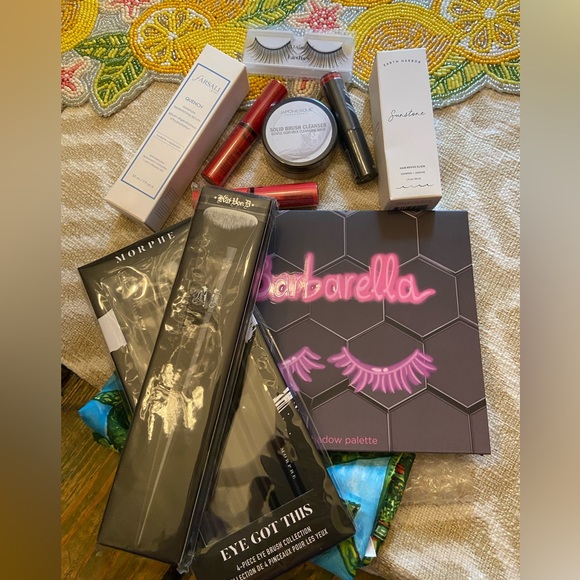 NWT Makeup Bundle Barbarella Kat Von D Morphe NYX - Picture 5 of 5